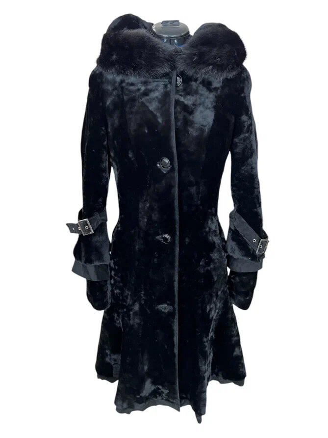 Переделка двух изделий из меха овчины в одно. Ателье Ирины Берзиной. Смотри галерею.