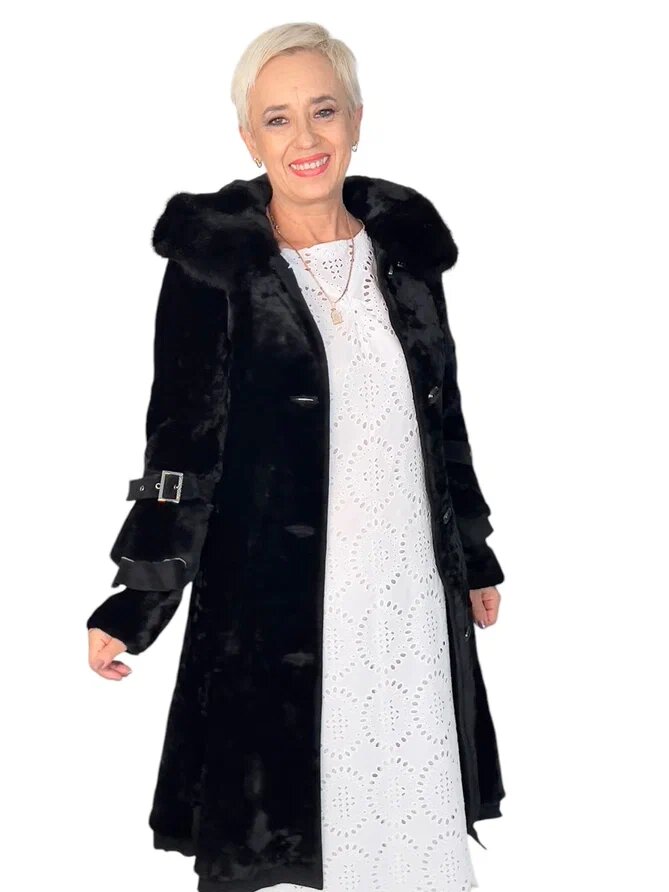 Переделка двух изделий из меха овчины в одно. Ателье Ирины Берзиной. Смотри галерею.