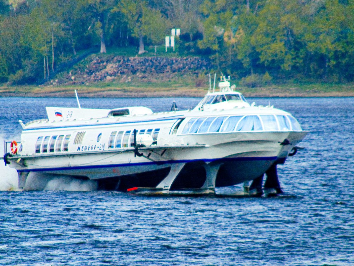 Метеор-218 прибывает в Рыбинск.