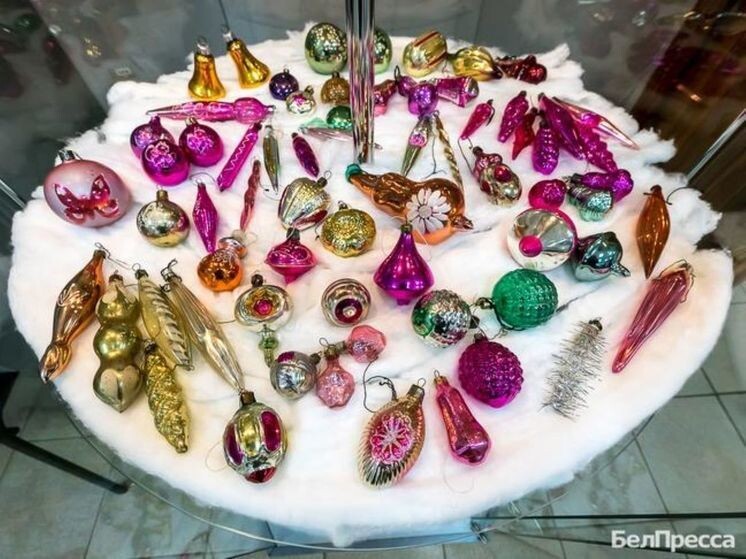     «Медвежонок, барашек, космонавт, снегурочка»: как жительница Алексеевки собирает советские елочные игрушки, Фото: Павел Колядин/БелПресса
