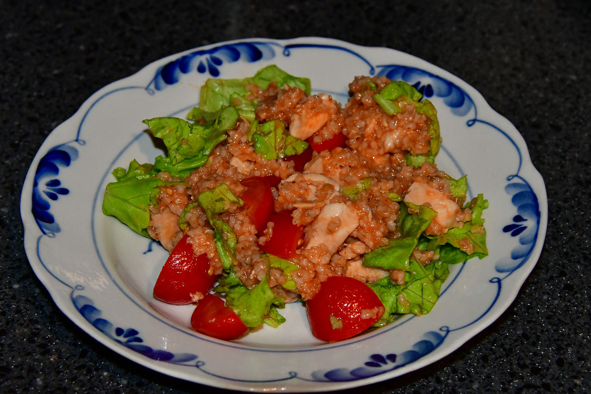 Салат из курицы и ячневой крупы