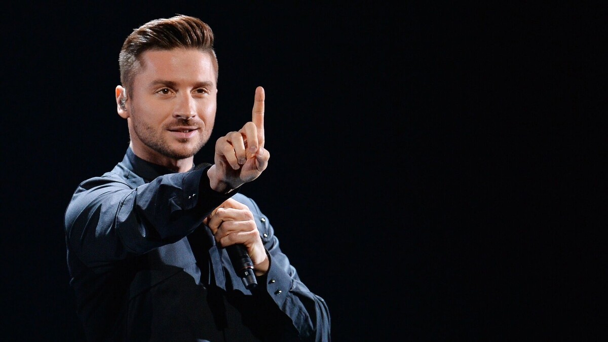 Лазарева сегодня много. Может, это мешает остановиться и послушать свои тексты. Фото Яндекс.Картинки. 