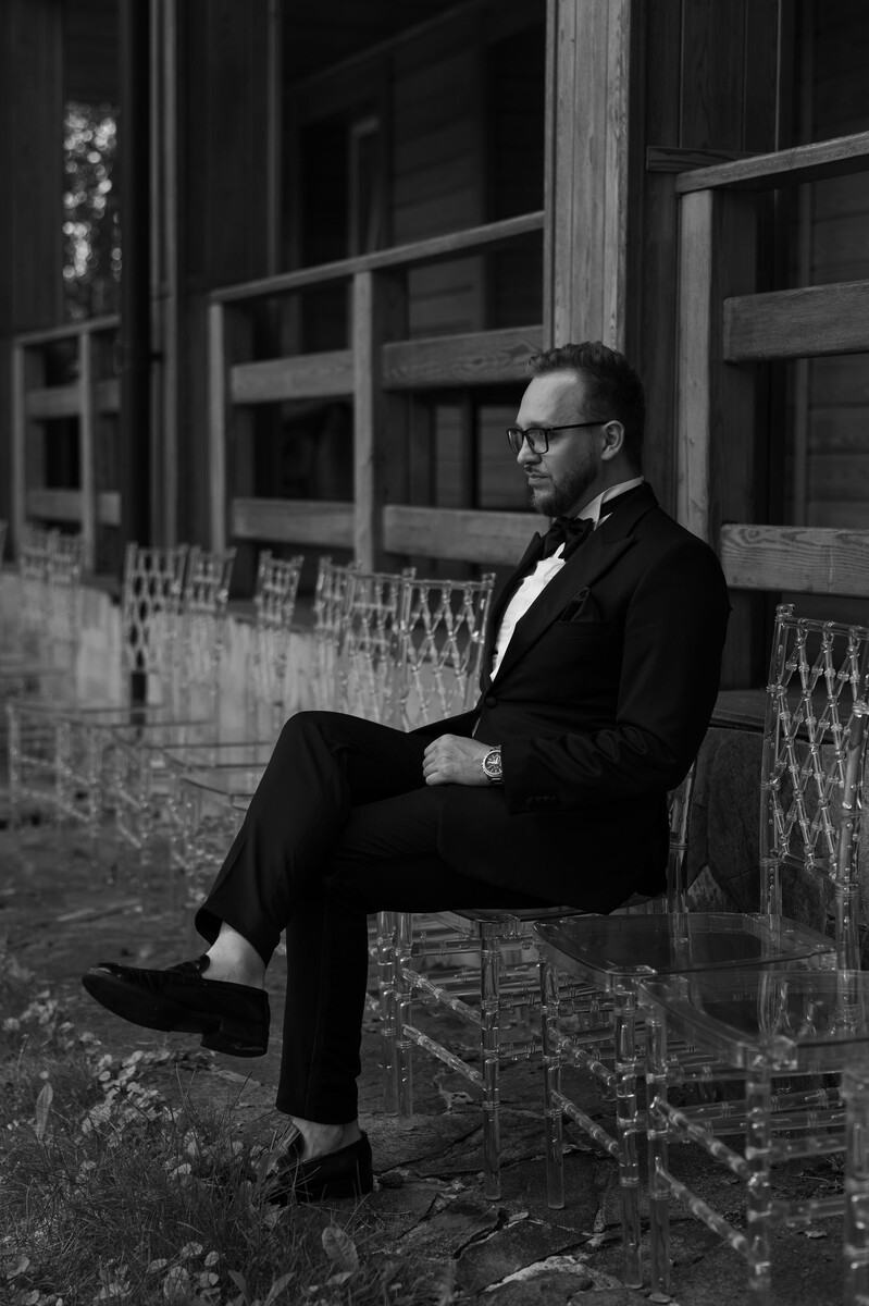 На фото - Ведущий Женя Федоров