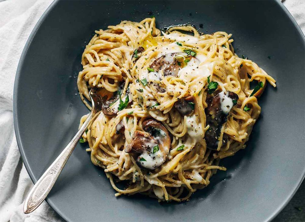 Спагетти с грибным соусом