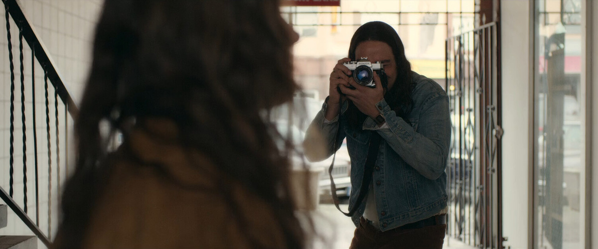 кадр из фильма "Свидание с монстром" 2023 года, режиссёр Анна Кендрик