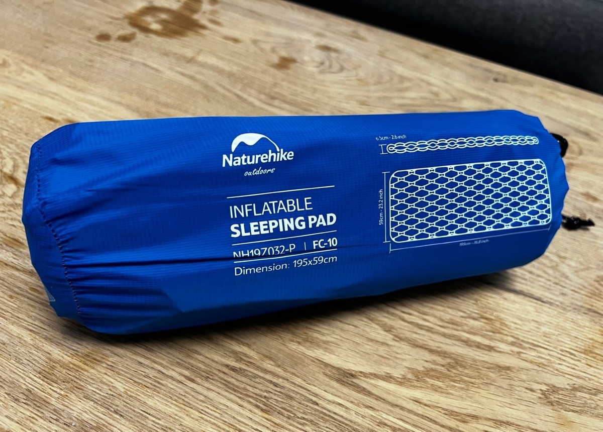 Надувной туристический коврик