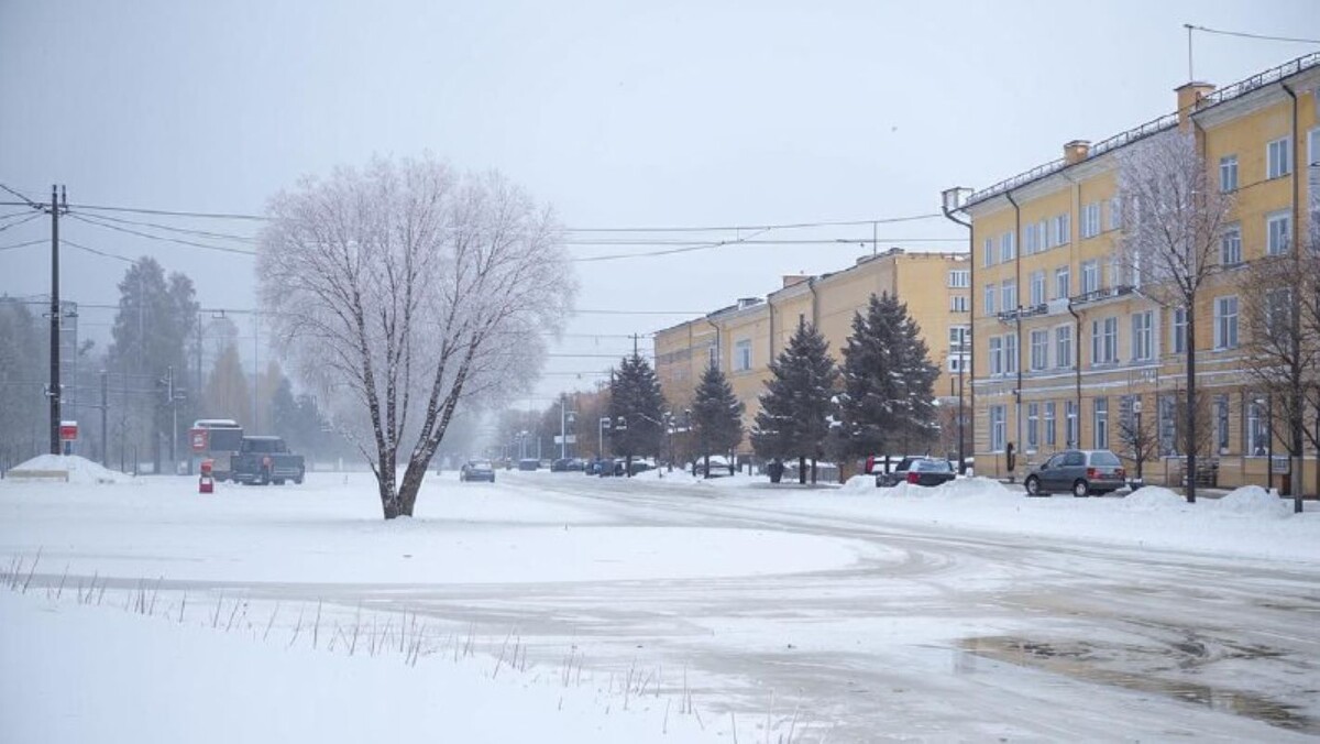 В городе будет облачно со снегом.  Фото: Изображение сгенерировано нейросетью Kandinsky 3.1