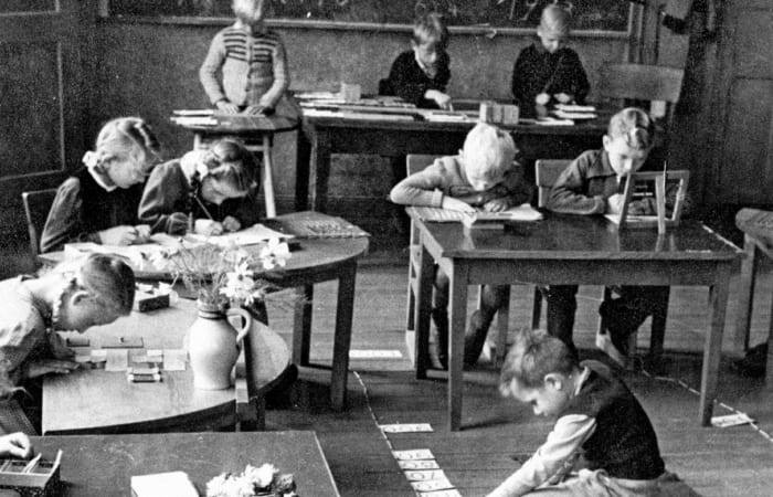 Занятия в образовательном учреждении Марии Монтессори "Дом детей" https://kulturologia.ru/blogs/131118/41277/