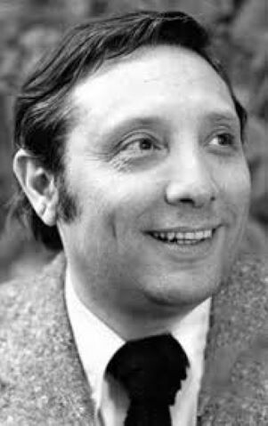 Фотография взята отсюда: https://www.kinopoisk.ru/name/42001/?utm_referrer=www.google.com