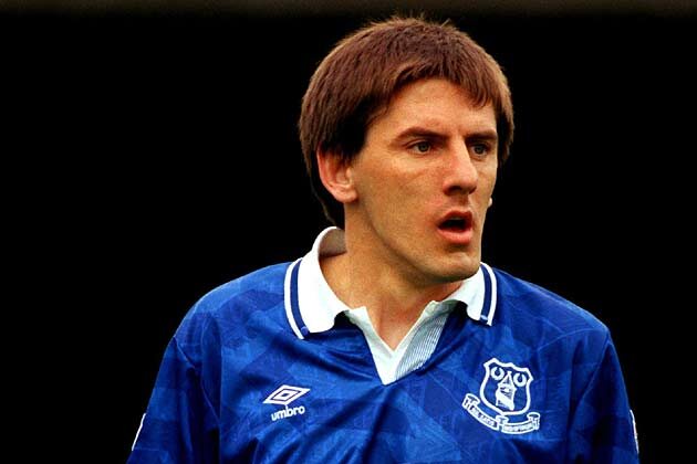 Питер Бердсли положил начало разгрома на Олд Траффорд