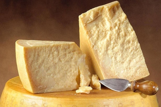 твердый выдержанный сыр
