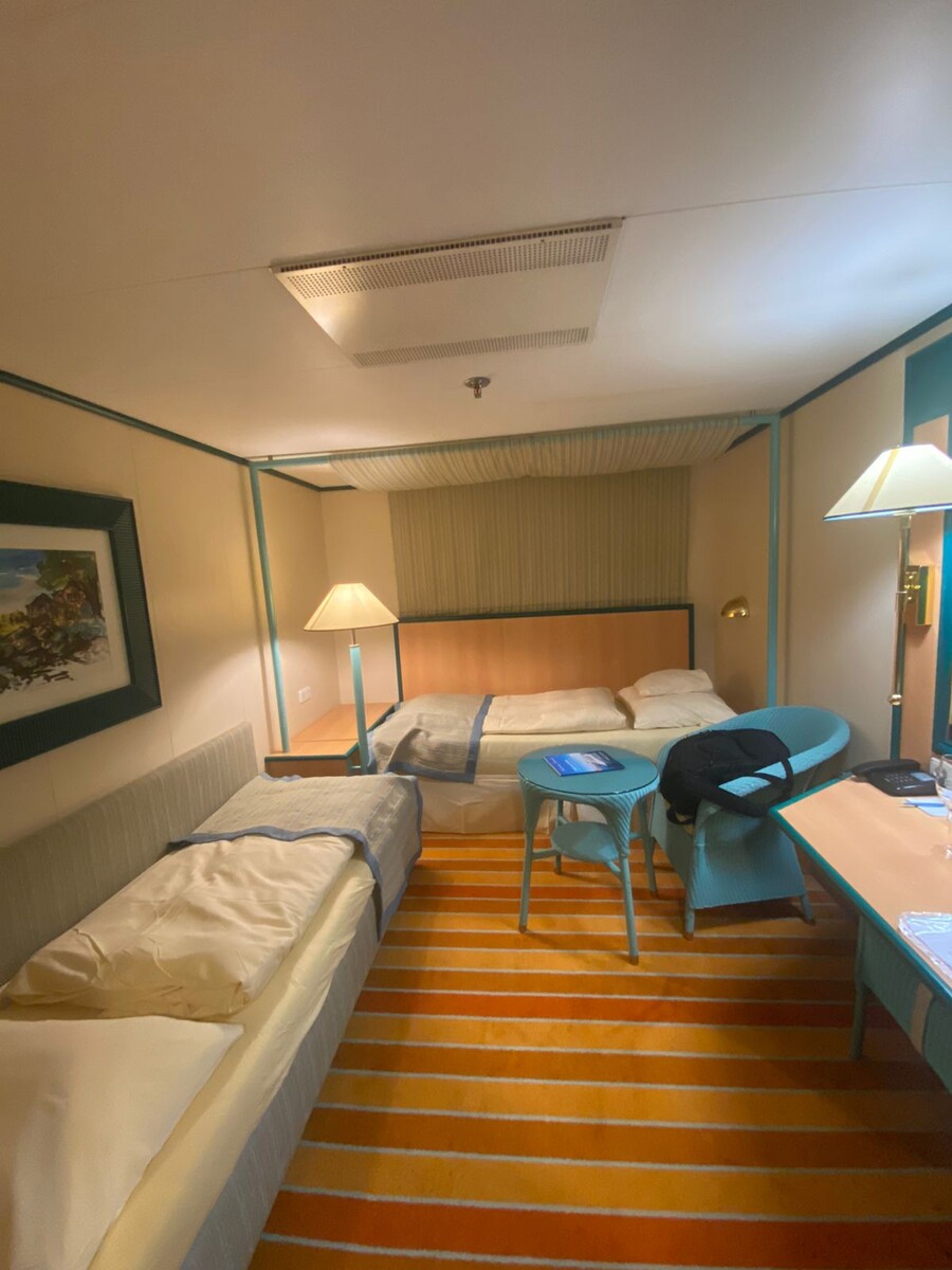 Каюта без окна выглядит вполне уютно