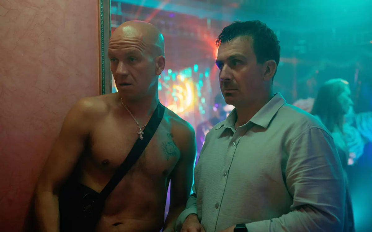 Антон Кузнецов и Антон Васильев в фильме "Одним днем"