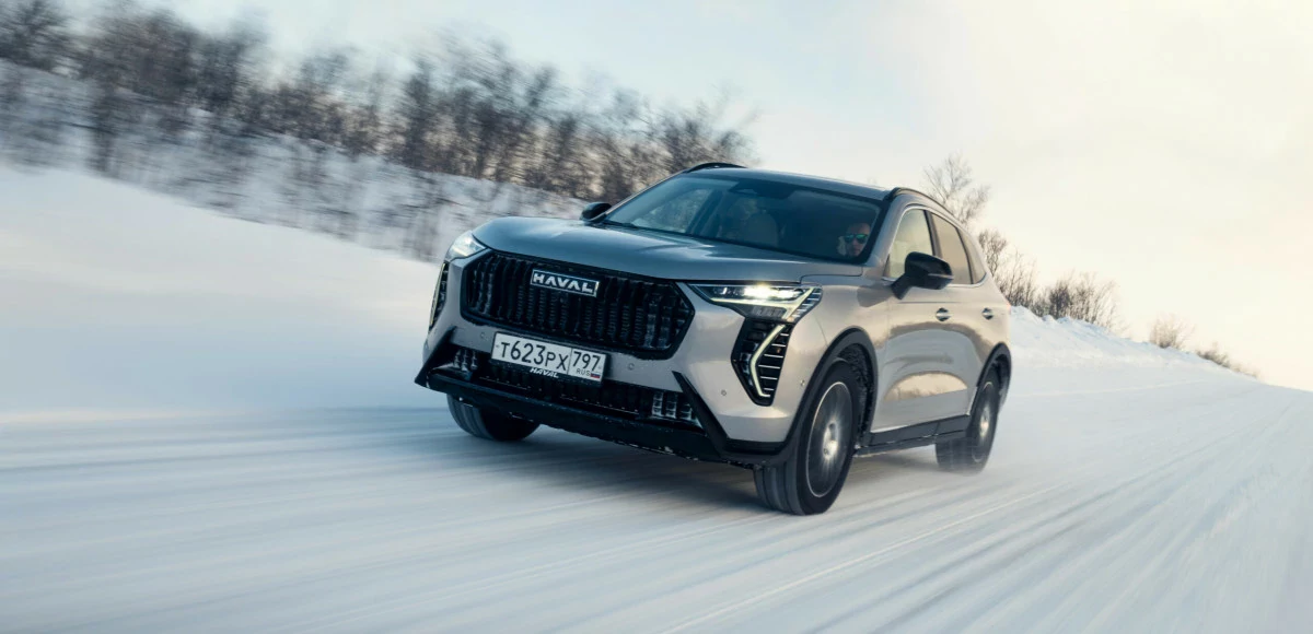 Haval Jolion остается одной из самых бюджетных иномарок на российском рынке. И продаваемой. Выпуск автомобиля налажен на мощностях тульского завода Haval.