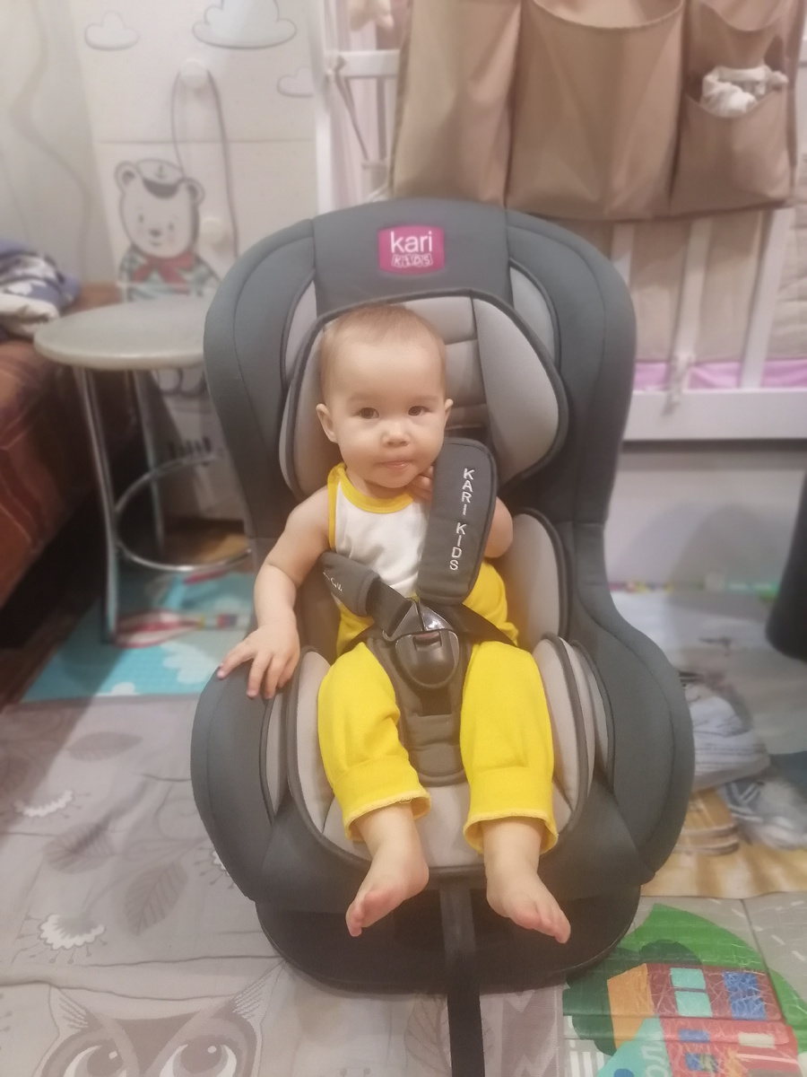 Вот такое кресло, с возможностью на вырост. Повезло взять неподалёку, брала на авито