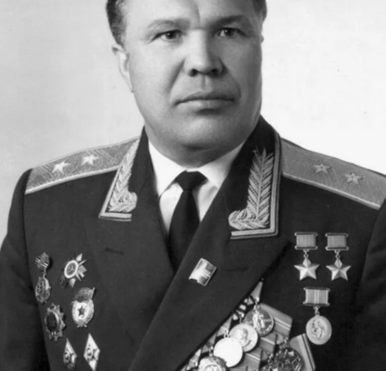 В 20 лет он стал дважды Героем Советского Союза - самым молодым во время Великой Отечественной