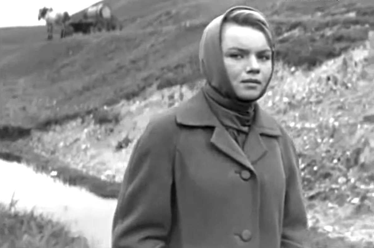 Кадр из кинофильма "Осенние свадьбы", 1967 г., режиссер Борис Яшин, сценарист Виктор Говяда, композитор Борис Чайковский (скриншот) 