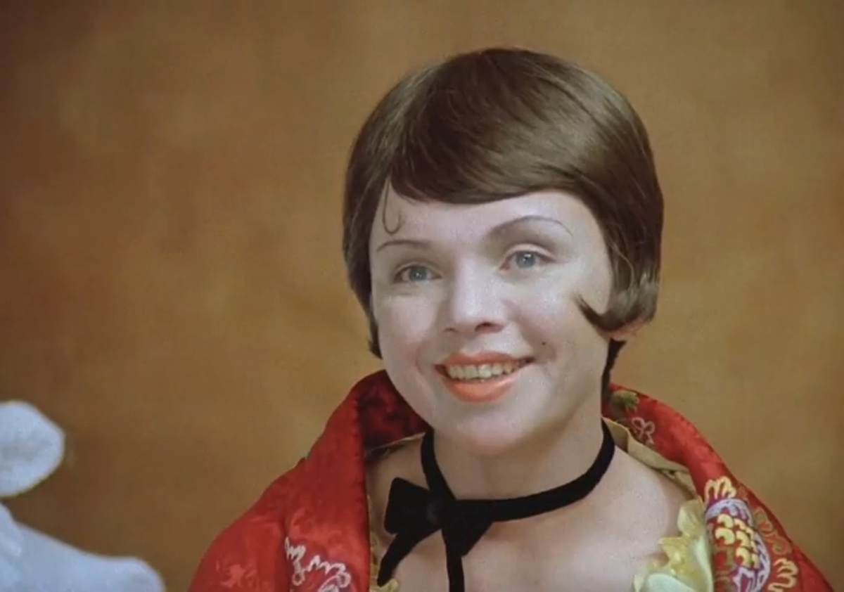 Кадр из кинофильма "Не может быть!", 1975 г., режиссер Леонид Гайдай, сценаристы Владлен Бахнов, Леонид Гайдай, композитор Александр Зацепин (скриншот) 