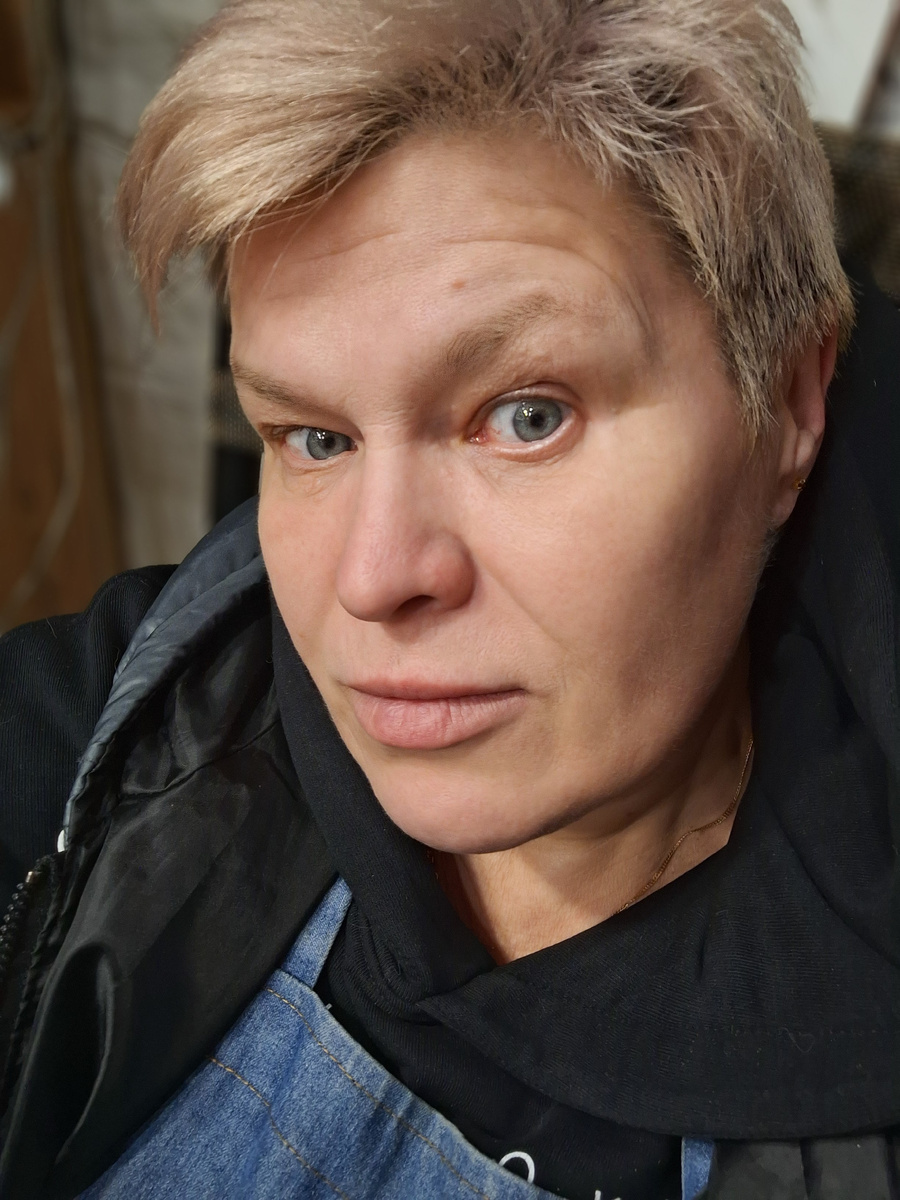 Ночью на работе фоткалась под утро, вид странноватый поэтому