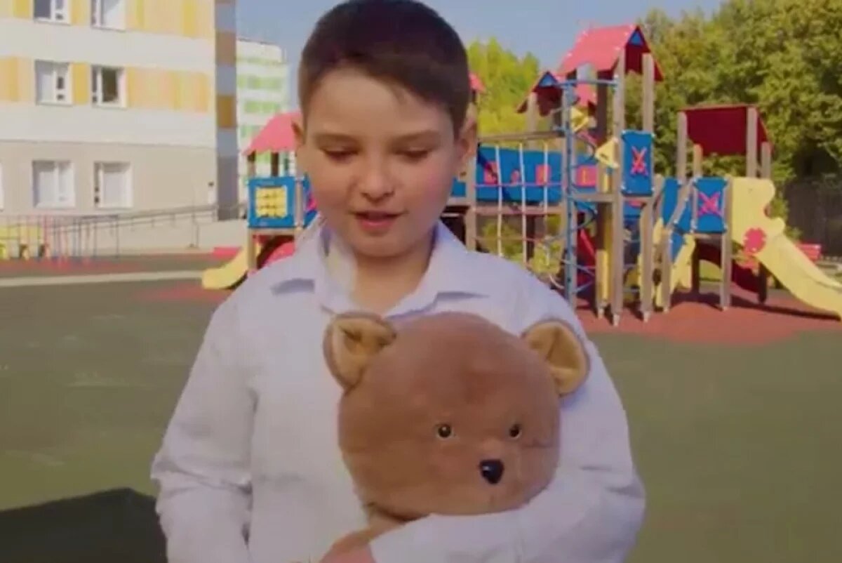    Юного ставропольца Максима Торгунова с раковым заболеванием спасла жительница Кирова.