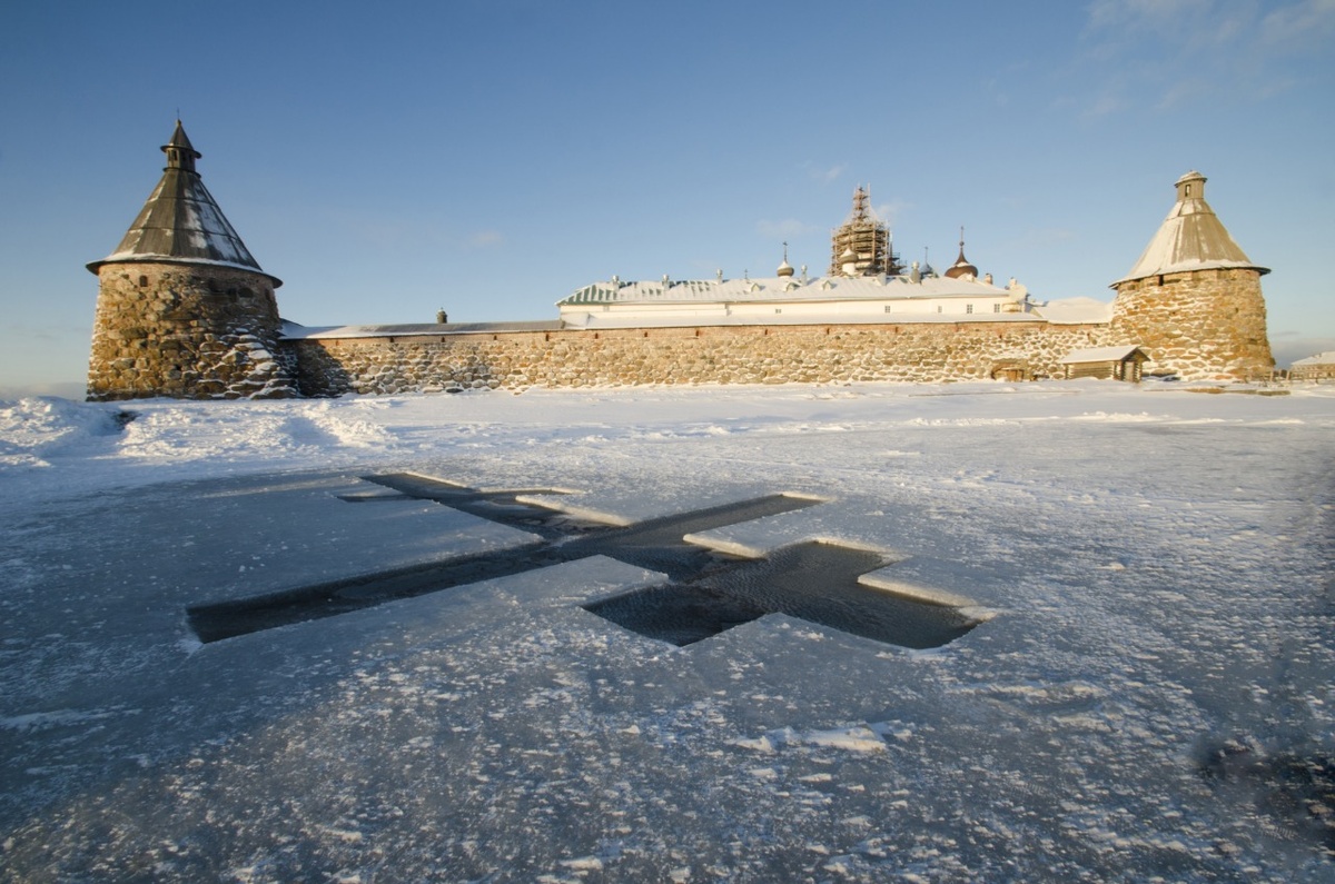    Крещение на Соловках. Фото: Лори