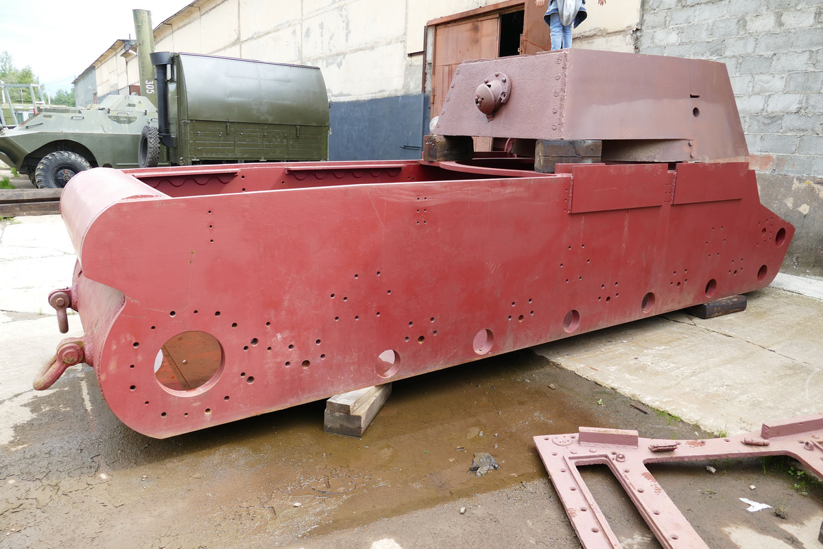 А это его промежуточное состояние. Башня потом будет другой.