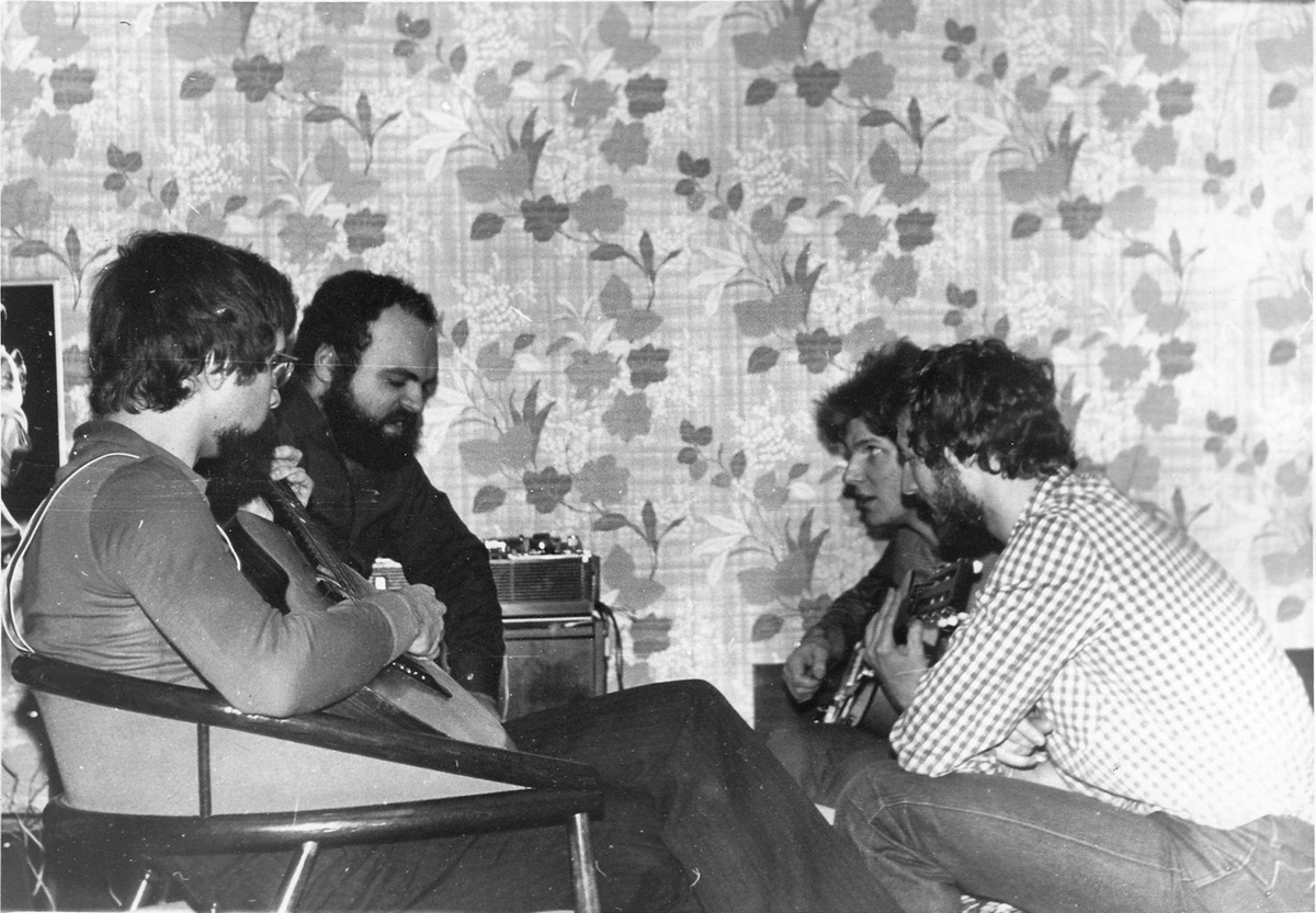 Создатели оперы-пародии во время записи (1980)