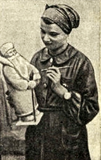 Вера Виноградова за работой. 