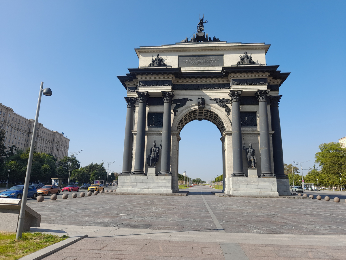 Триумфальная арка на Кутузовском проспекте