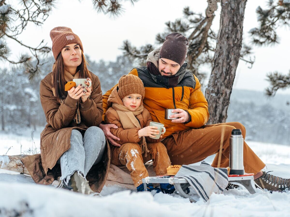    Семья на отдыхе© iStock.com / FabrikaCr
