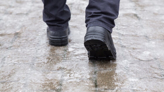    5 января в Москве и области ожидается облачный день с прояснениями, сохраняется сильный гололед Андрей Галкин