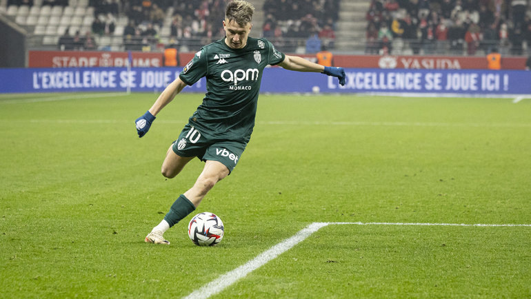    Полузащитник «Монако» Александр Головин. Global Look Press