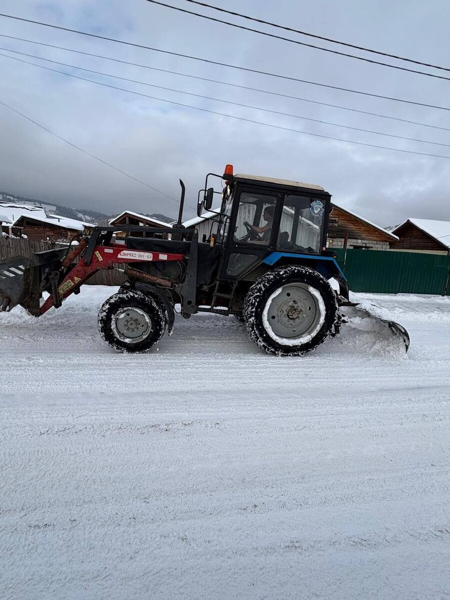    Уборка снега в Горном Алтае. Источник: Петр Громов