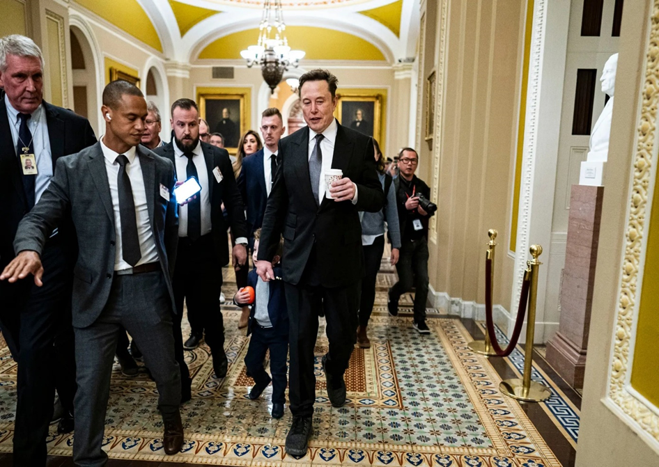 Миллиардер, генеральный директор SpaceX, имеет влияние на избранного президента США. Правительства по всему миру осознают эту силу.