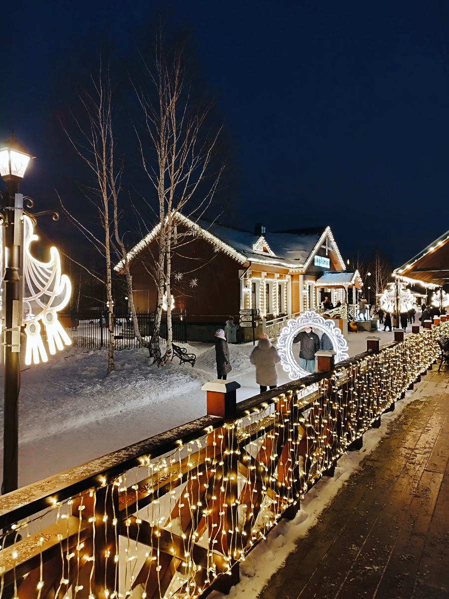 Вид на вокзал с платформы