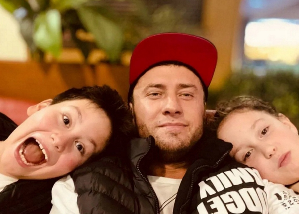 Павел Прилучный с сыном Тимофеем и дочкой Мией. Фото: соцсети