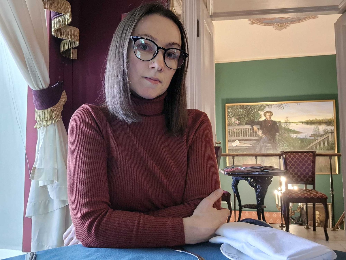 "Литературное кафе" — один из исторически значимых ресторанов Петербурга. Располагается в доходном доме Котомина на Невском проспекте