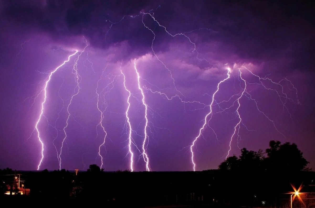    Зимой может начаться гроза, но это очень редкое явление. Источник изображения: Science Alert
