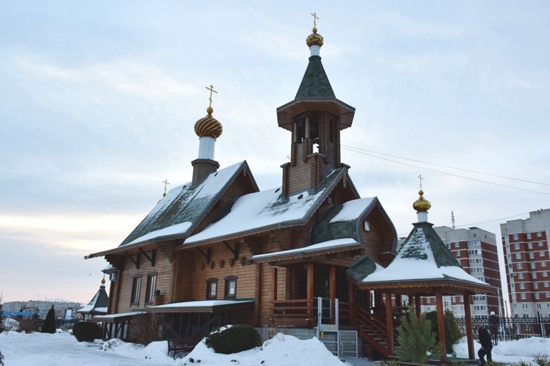 Обратите внимание на подъемник для инвалидов - в Каменск-Уральске, религия доступна даже для инвалидов.