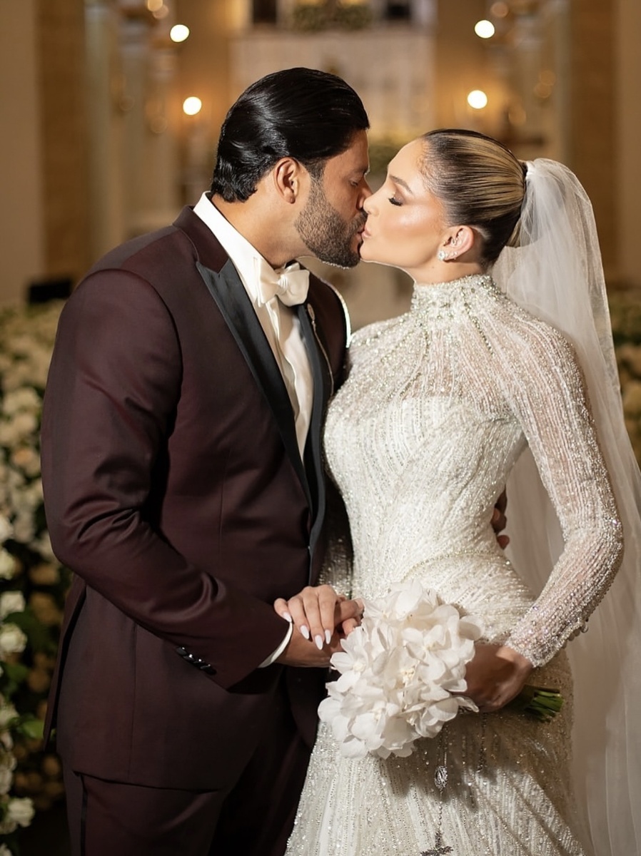    Халк обвенчался с Камилой АнджелоСоцсети Халка