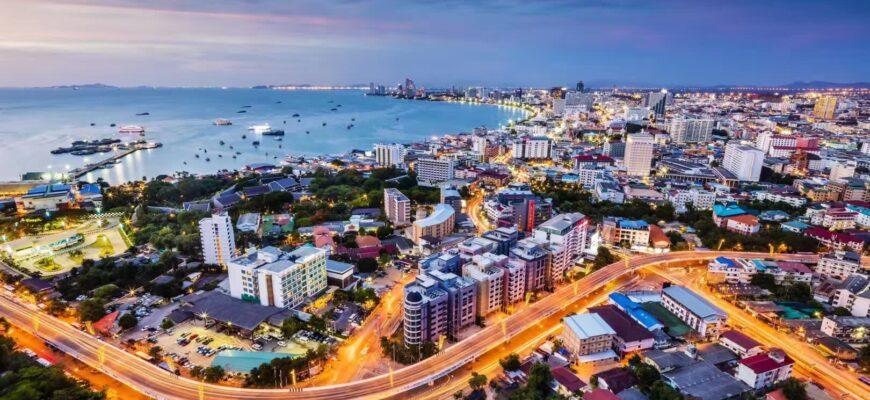 Вид на центральную Паттайю и пляж Pattaya Beach 