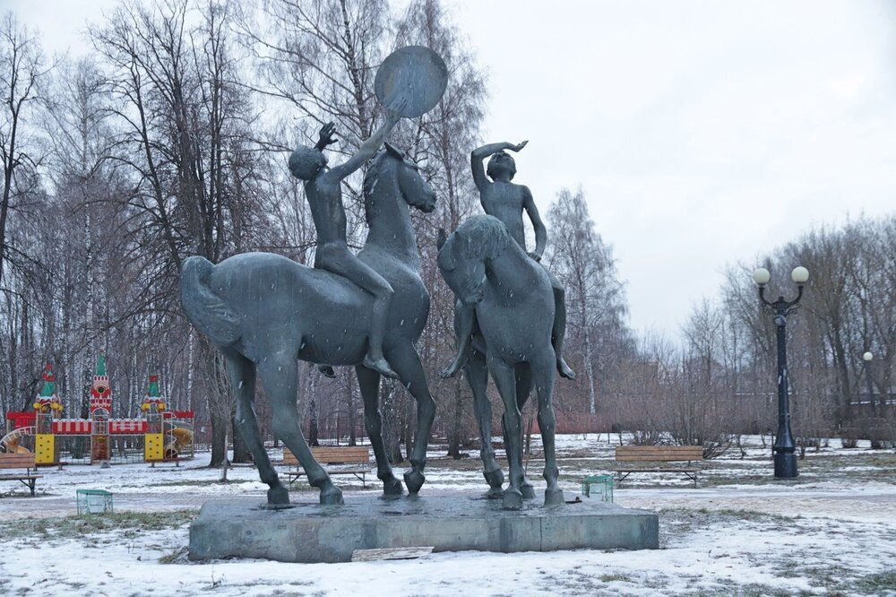 Скульптурная композиция "Дон и Шат".