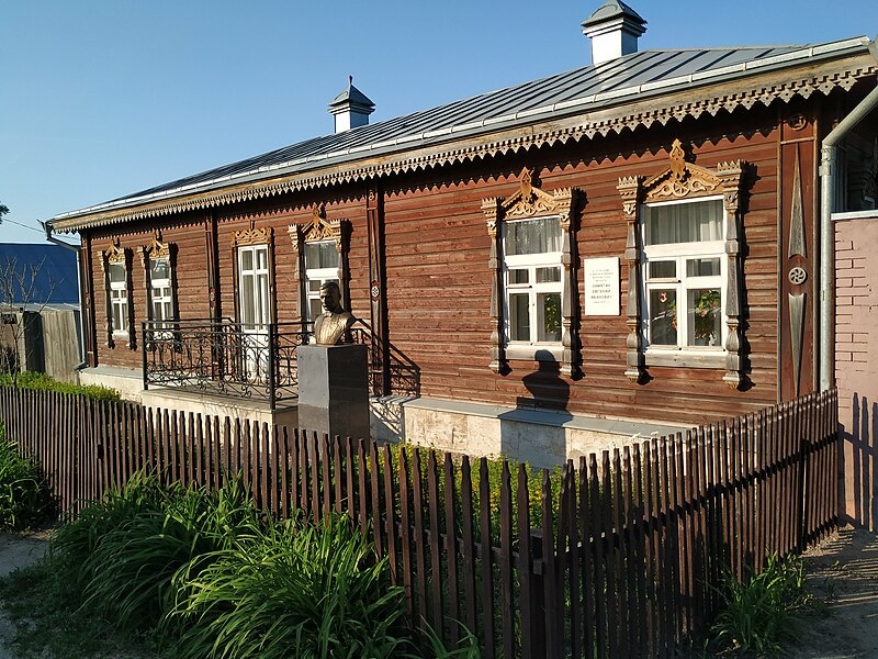 Здесь родился Замятин. Сегодня это дом-музей его имени в Лебедяни