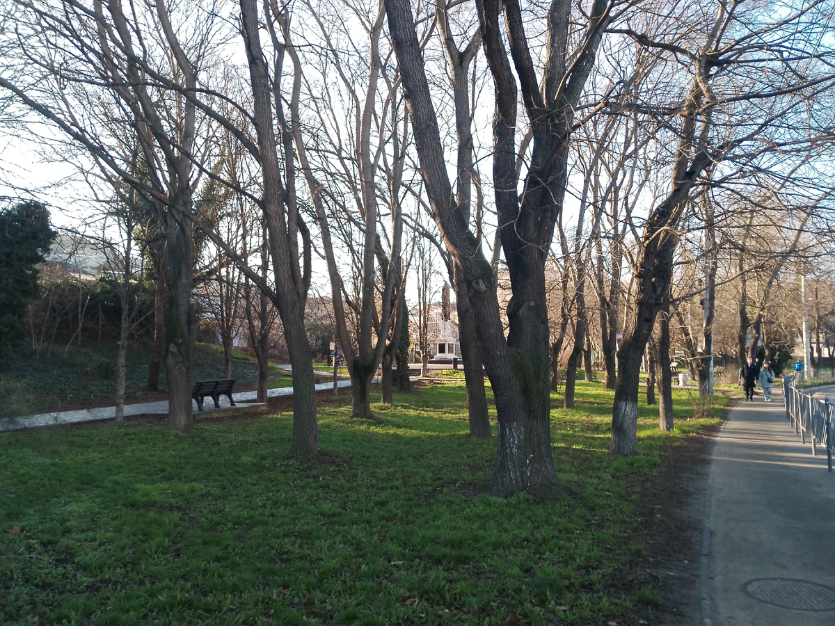 Вид на сквер.