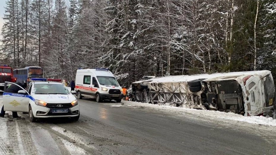    Авария с автобусом в Карелии 5 января 2025 Автор фото: t.me/mchs_10