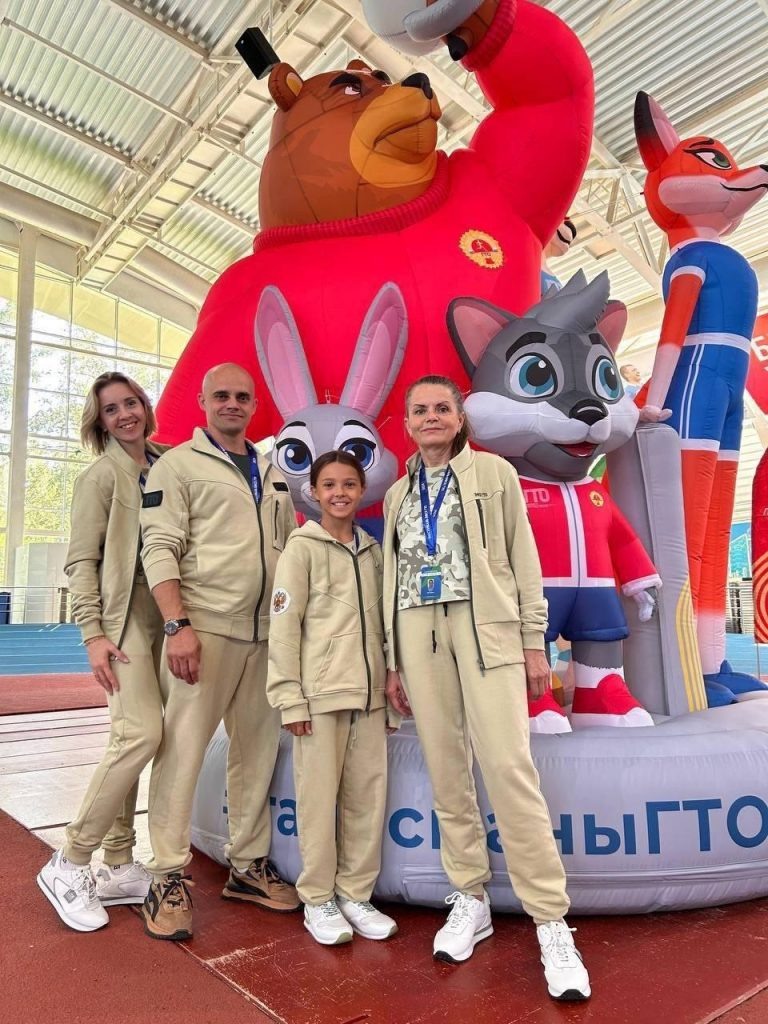    Больше 10 тысяч оренбуржцев за год получили золотые знаки комплекса ГТО Антон Пичурин