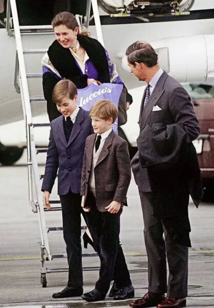    Принцы Уильям и Гарри с отцом и няней. Фото: thevoicemag.ru