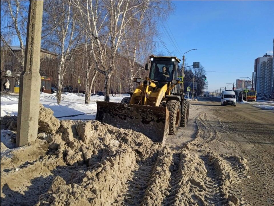    Уборка дорог в Барнауле. Источник: Официальный сайт города Барнаул