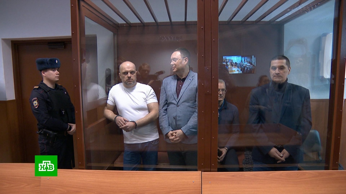      Экс-губернатора    Пензенской области приговорили к 12 годам за взятки