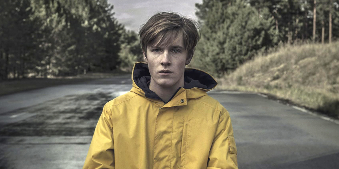 Сериалы, которые похожи на "Извне"